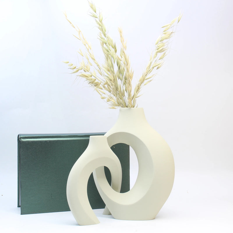 Hugging Vase Set