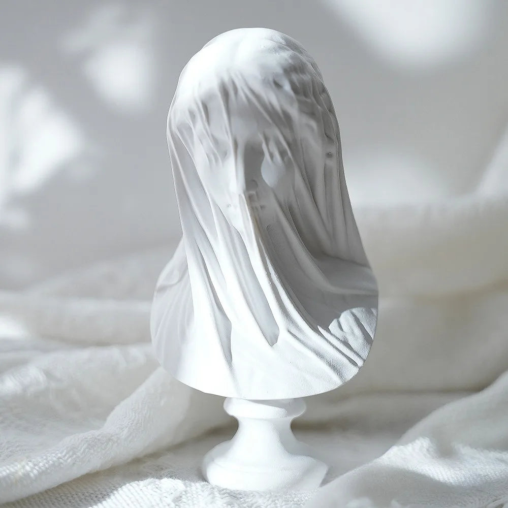 Veiled Lady